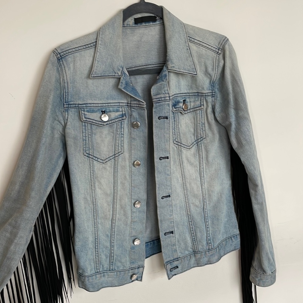 Distressed BLK DNM fringed denim jacket!